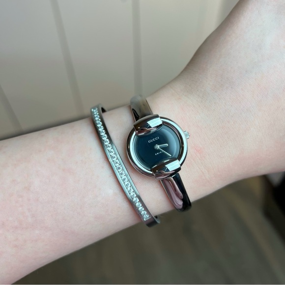 Gucci Accessories - Gucci watch working condition
